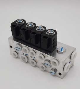 Blok zaworowy 410135-00079A DEVELON